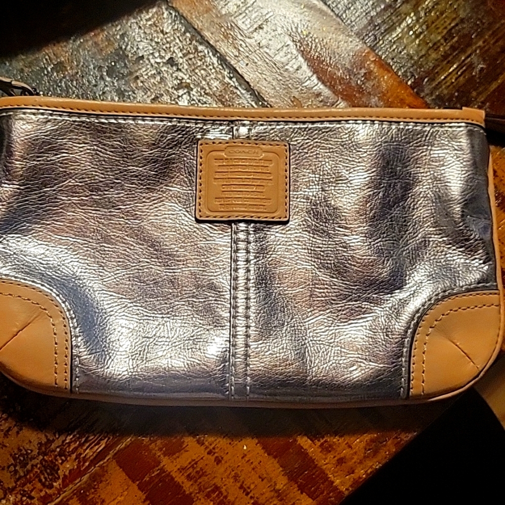 Coach purse/wristlet🔥